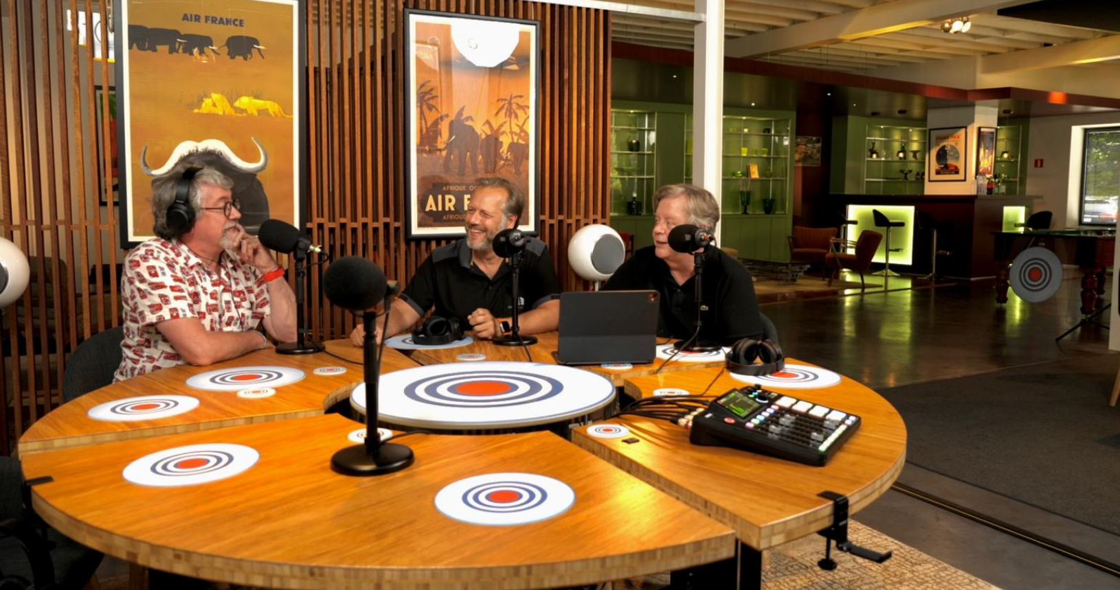 podcast-table-people
